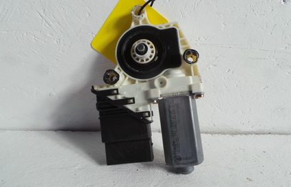 VW Golf Bora Fensterhebermotor hinten links 1J4959811C